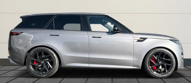 Land Rover Range Rover Sport P440e Dynamic S =NEW= Black Pack/Panorama Гаранция Image 3